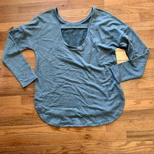 NWT New ATHLETIC WORKS French Terry Long Sleeve Scoop Open Back Top Gray M 8 10